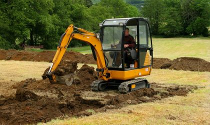 Picking The Right Tool: Mini Digge­rs Or Big Excavators For Your Aussie Site